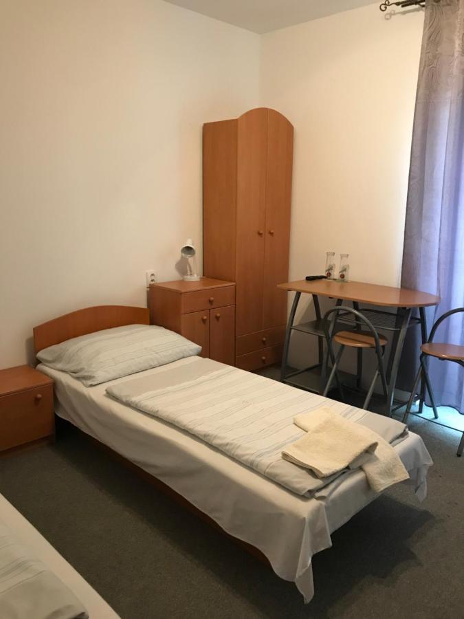 Penzion Aniko Diakovce-Sala Eksteriør billede